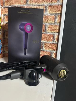 Secador de pelo GKL negro y rosa