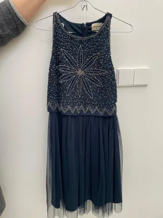 Vestido Lace & Beads azul marino con pedrería