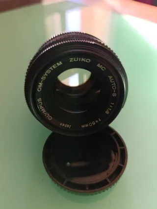 Objetivo Olympus OM 50mm 1:1.8 y adaptador M43