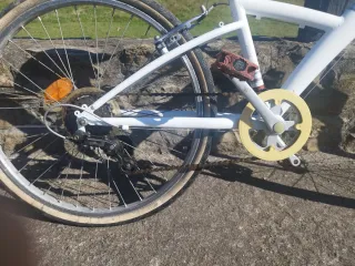 Bicicleta B'TWIN blanca