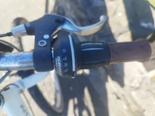 Bicicleta B'TWIN blanca