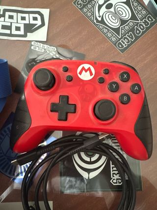 Nintendo Switch + Mando + Estuche