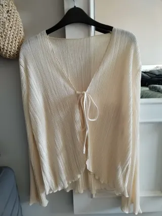 Blusa beige plisada talla única