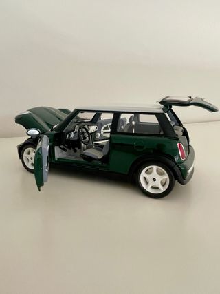 Mini Cooper BBurago 1:18 Verde