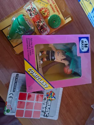 Lotto Giocattoli: Yo-Yo, Figure, Cubo Magico