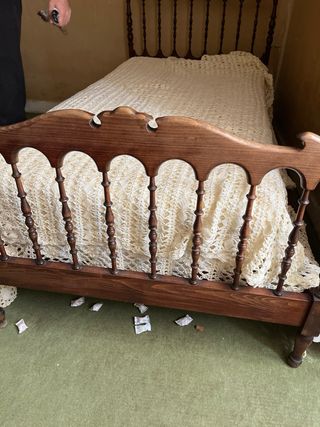 Cama ANTIGUA CON somier y colchon