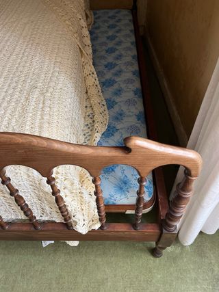 Cama ANTIGUA CON somier y colchon