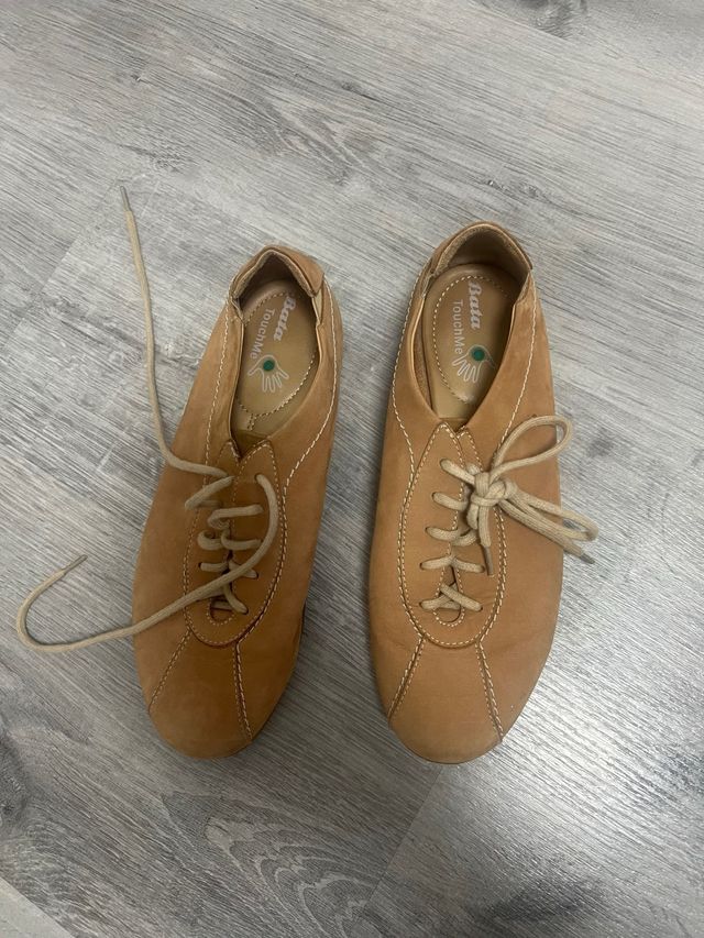 Zapatos marrones Bata