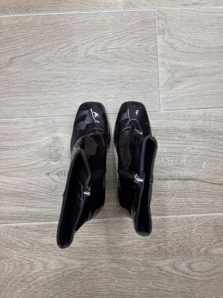 Botines de tacón charol