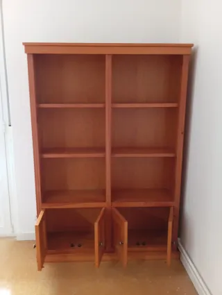 2 Librerías de Madera Marrón