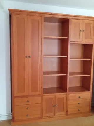 2 Librerías de Madera Marrón