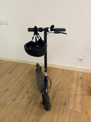 Patinete Eléctrico Xiaomi Negro. Incluye Casco.