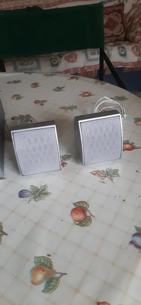 Altavoces 2.1 Plata y Negro