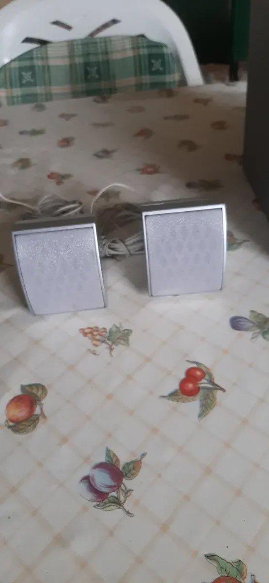 Altavoces 2.1 Plata y Negro