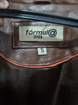 Abrigo de piel color marrón