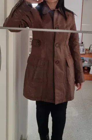 Abrigo de piel color marrón