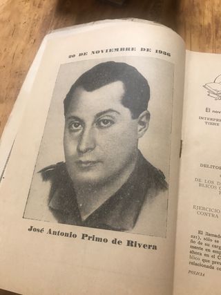 Revista antigua de ténico  policia de 1946