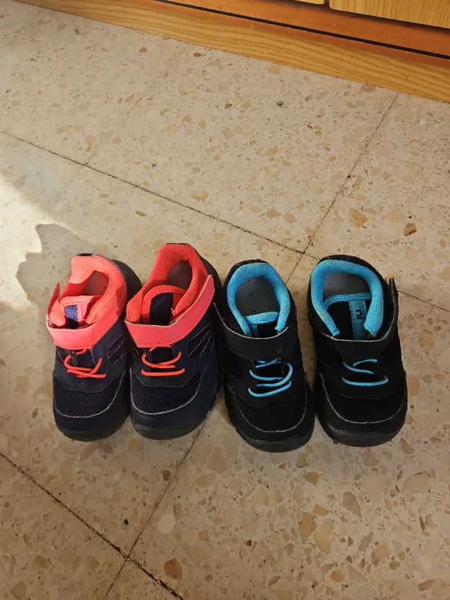 Zapatillas deportivas niños Decathlon 24 y otra 25