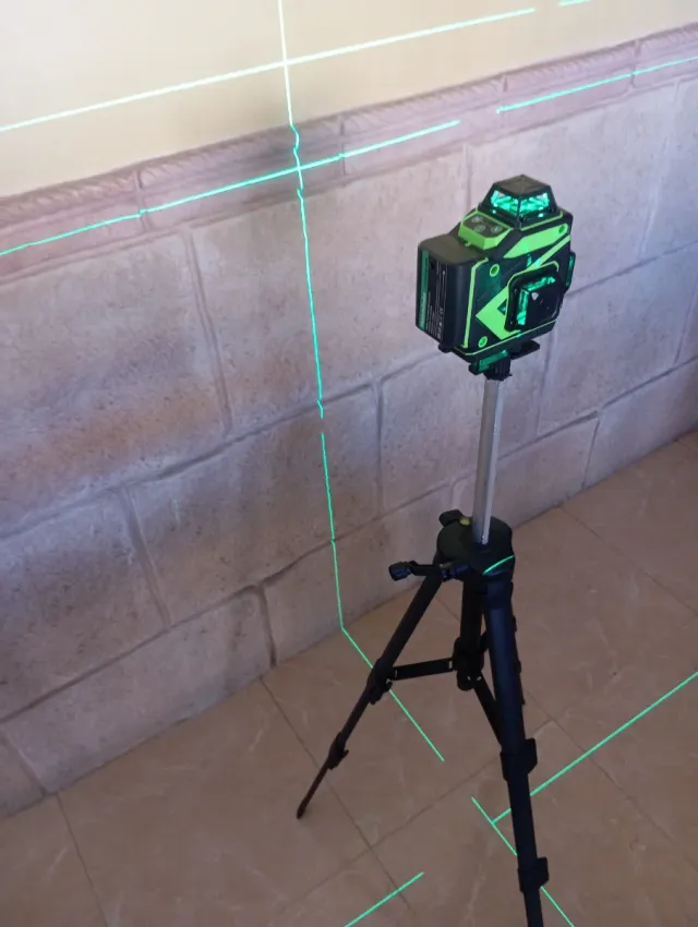 Nivel Láser 4D con batería recargable usb