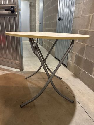 Tavolo rotondo pieghevole in legno