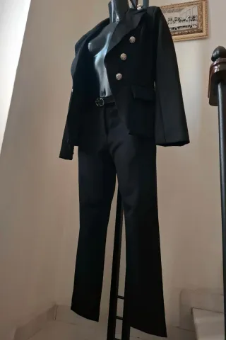 Completo giacca e pantaloni con cintura Tg. M