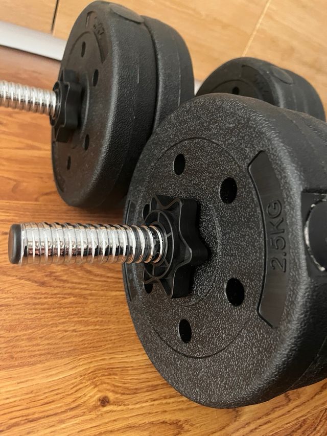 Attrezzatura per addominali, manubri e rullo