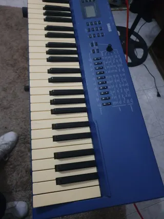 Sintetizador yamaha cs1x