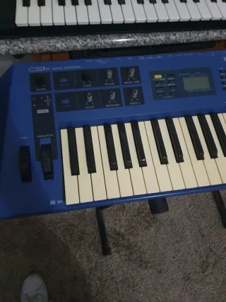 Sintetizador yamaha cs1x