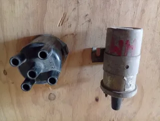 Emblemas y Piezas Coche Clásico