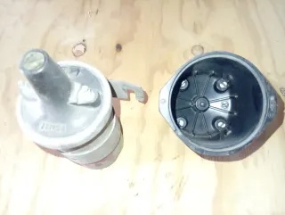 Emblemas y Piezas Coche Clásico