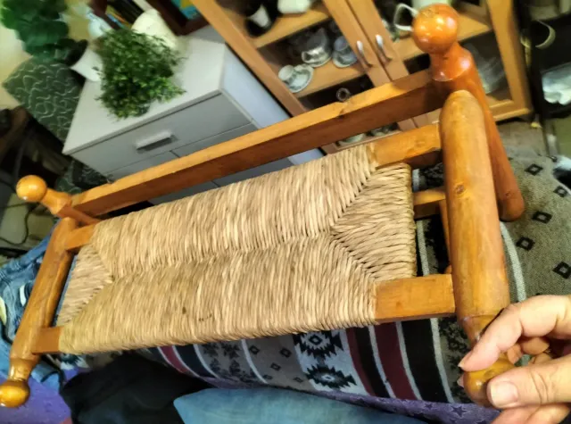 Perchero vintage madera maciza y mimbre