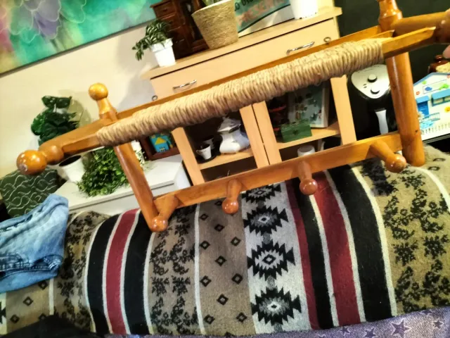 Perchero vintage madera maciza y mimbre