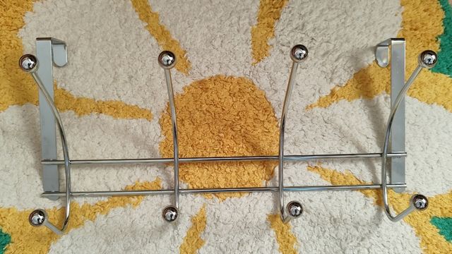 Perchero de puerta metálico plateado