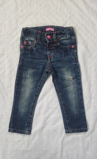 Conjunto niña: chaleco rosa, camiseta y jeans