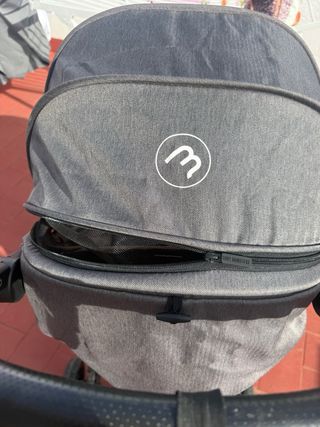 Carrito de bebé gris