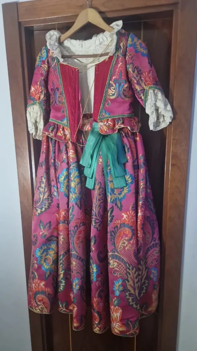 Traje de Fallera 10-13 años con cuerpo interior