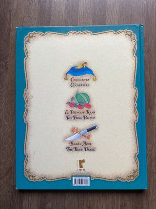 Cuenta cuentos bilingües: Peter Pan ; La gallin...