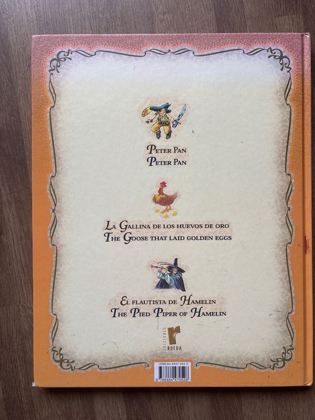 Cuenta cuentos bilingües: Peter Pan ; La gallin...