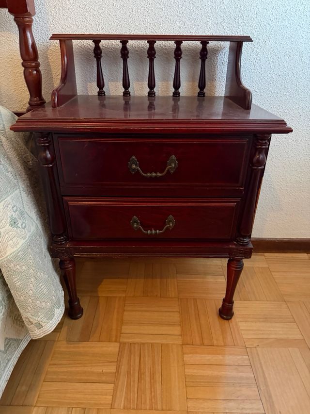 Cama individual con mesita de noche