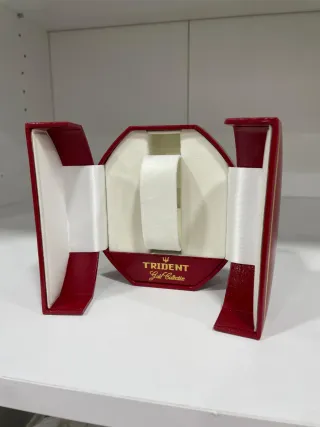 Expositor Reloj Trident Disponibles En Rojo Y Azul