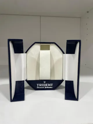 Expositor Reloj Trident Disponibles En Rojo Y Azul