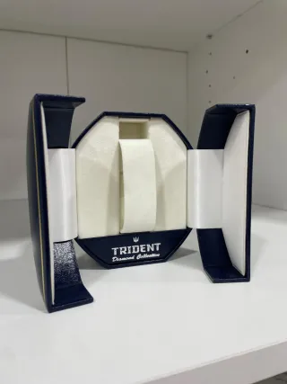 Expositor Reloj Trident Disponibles En Rojo Y Azul