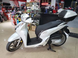 Honda SH 300 Scooter