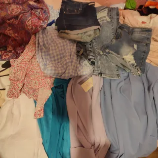 Ropa Mujer lote de 44 piezas NEGOCIABLE.Hago enví