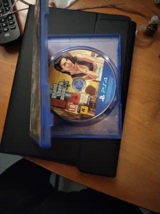 PS4 Slim 500GB + Mando Nuevo + 3 Juegos