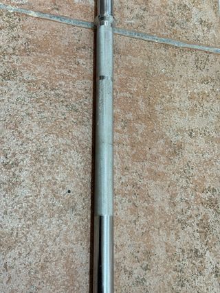 Barra de gimnasio cromada