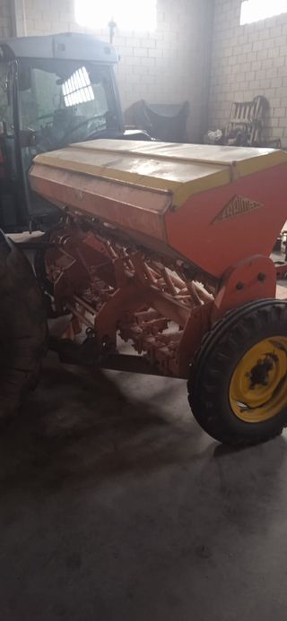 Sembradora de cereal Fraima
