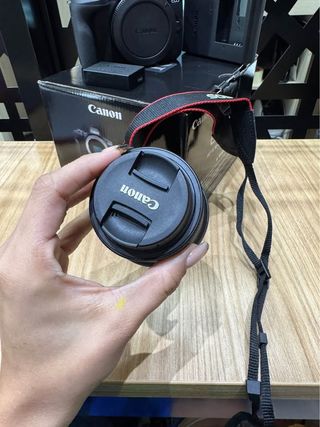 Cámara Canon EOS R50 + Objetivo 18-45