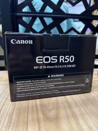 Cámara Canon EOS R50 + Objetivo 18-45