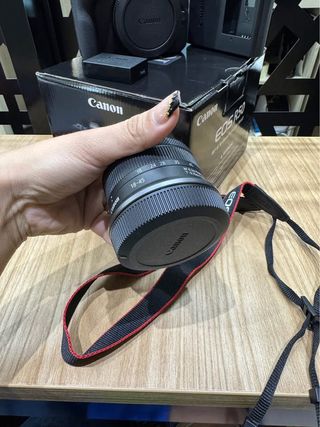 Cámara Canon EOS R50 + Objetivo 18-45